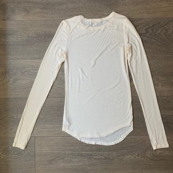 Aritzia Wilfred Top Long Sleeve Crewneck Bodycon Stretch Cream Size XS - Picture 8 of 8